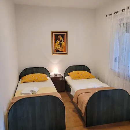 Διαμέρισμα Kuca Iliria *