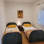 Апартаменты Kuca Iliria *