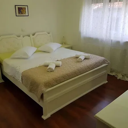 Kuca Iliria Apartment *